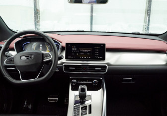 Подержанный автомобиль Geely Coolray 2020 года (11 фото)