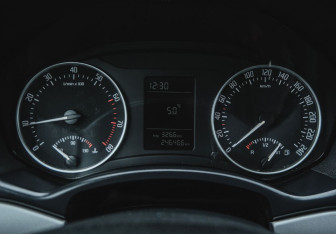 Подержанный автомобиль Skoda Octavia Liftback 2013 года (13 фото)