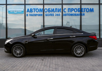 Подержанный автомобиль Hyundai Sonata 2010 года (2 фото)