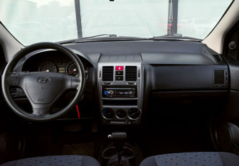 Подержанный автомобиль Hyundai Getz 2005 года (16 фото)