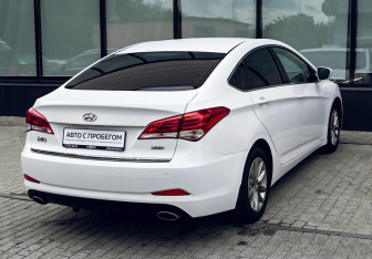 Подержанный автомобиль Hyundai i40 Sedan 2016 года (5 фото)