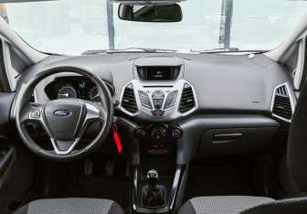 Подержанный автомобиль Ford EcoSport 2016 года (12 фото)