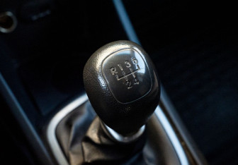 Подержанный автомобиль Kia Rio Hatchback 2012 года (15 фото)