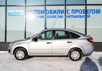 Подержанный автомобиль LADA (ВАЗ) Granta Liftback 2015 года (2 фото)