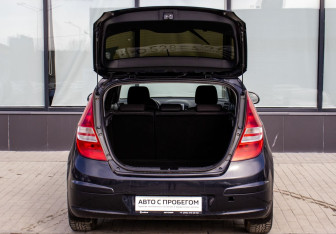 Подержанный автомобиль Hyundai i30 Hatchback 2009 года (19 фото)