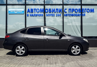 Подержанный автомобиль Hyundai Elantra Sedan 2007 года (6 фото)