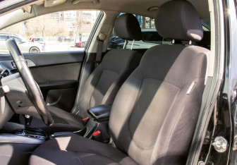Подержанный автомобиль Kia Cerato Sedan 2012 года (14 фото)