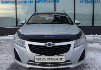 Подержанный автомобиль Chevrolet Cruze Sedan 2013 года (8 фото)