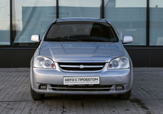 Подержанный автомобиль Chevrolet Lacetti Sedan 2010 года (8 фото)