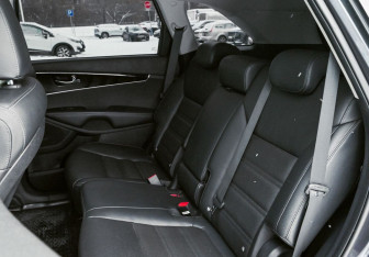 Подержанный автомобиль Kia Sorento 2018 года (19 фото)