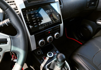 Подержанный автомобиль Nissan X-Trail 2011 года (9 фото)