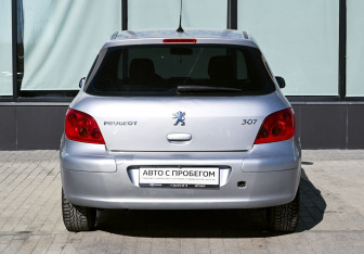 Подержанный автомобиль Peugeot 307 Hatchback 2001 года (4 фото)