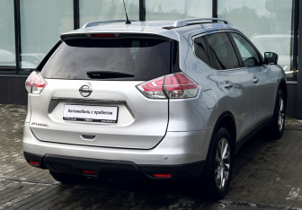 Подержанный автомобиль Nissan X-Trail 2016 года (5 фото)