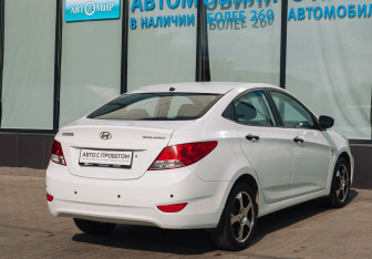 Подержанный автомобиль Hyundai Solaris Sedan 2012 года (5 фото)