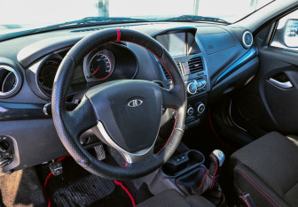 Подержанный автомобиль LADA (ВАЗ) Kalina Hatchback 2015 года (10 фото)