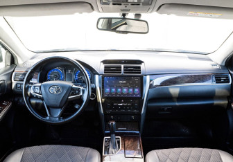 Подержанный автомобиль Toyota Camry Sedan 2017 года (12 фото)