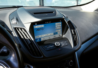 Подержанный автомобиль Ford Kuga 2019 года (10 фото)