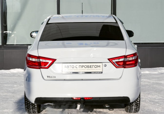 Подержанный автомобиль LADA (ВАЗ) Vesta Sedan 2016 года (4 фото)