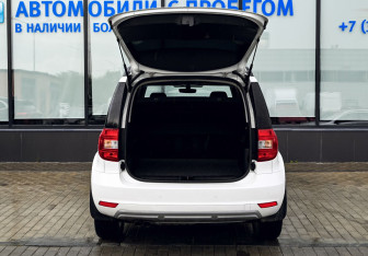 Подержанный автомобиль Skoda Yeti 2016 года (21 фото)