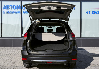 Подержанный автомобиль Nissan X-Trail 2019 года (21 фото)