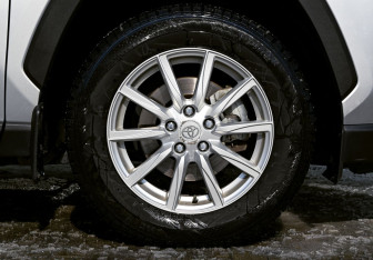 Подержанный автомобиль Toyota RAV4 2020 года (21 фото)