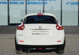Подержанный автомобиль Nissan Juke 2012 года (4 фото)