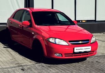 Подержанный автомобиль Chevrolet Lacetti Hatchback 2005 года (7 фото)