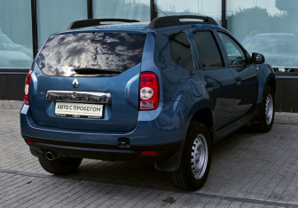Подержанный автомобиль Renault Duster 2014 года (5 фото)