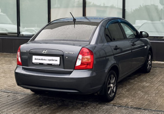 Подержанный автомобиль Hyundai Verna Sedan 2007 года (5 фото)
