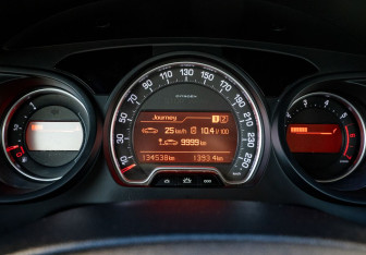 Подержанный автомобиль Citroen C5 Sedan 2009 года (19 фото)