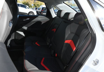 Подержанный автомобиль Kaiyi E5 2023 года (19 фото)
