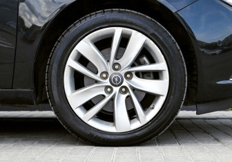 Подержанный автомобиль Opel Insignia Sedan 2013 года (20 фото)