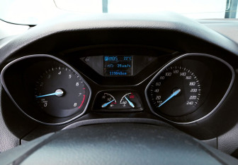Подержанный автомобиль Ford Focus Hatchback 2013 года (10 фото)