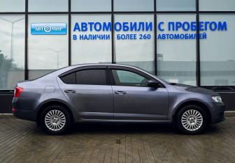Подержанный автомобиль Skoda Octavia Liftback 2014 года (6 фото)