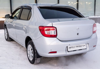 Подержанный автомобиль Renault Logan Sedan 2016 года (4 фото)