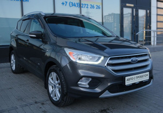 Подержанный автомобиль Ford Kuga 2017 года (7 фото)
