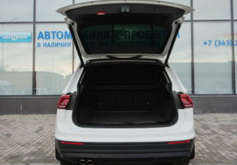 Подержанный автомобиль Volkswagen Tiguan 2019 года (20 фото)