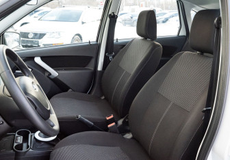 Подержанный автомобиль LADA (ВАЗ) Granta Liftback 2015 года (9 фото)