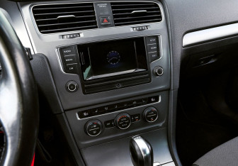 Подержанный автомобиль Volkswagen Golf Hatchback 2013 года (10 фото)