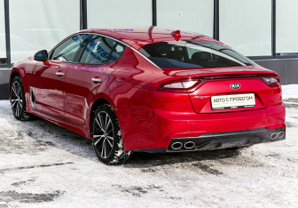 Подержанный автомобиль Kia Stinger 2019 года (3 фото)