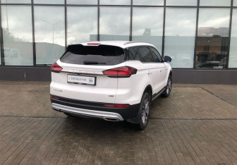 Подержанный автомобиль Geely Atlas Pro 2022 года (5 фото)