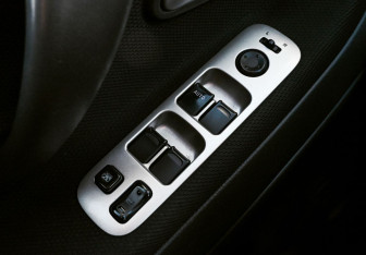 Подержанный автомобиль Suzuki Liana Wagon 2004 года (15 фото)