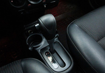 Подержанный автомобиль Kia Picanto 2008 года (13 фото)