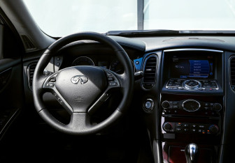 Подержанный автомобиль Infiniti EX 2011 года (23 фото)