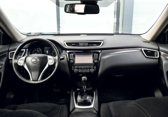 Подержанный автомобиль Nissan X-Trail 2016 года (19 фото)