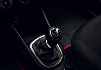 Подержанный автомобиль Kia Rio Sedan 2015 года (10 фото)