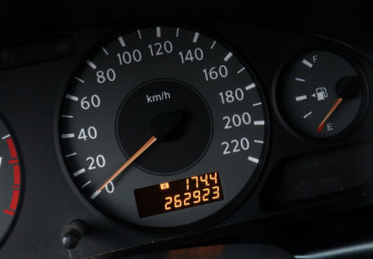 Подержанный автомобиль Nissan Almera Classic 2006 года (14 фото)