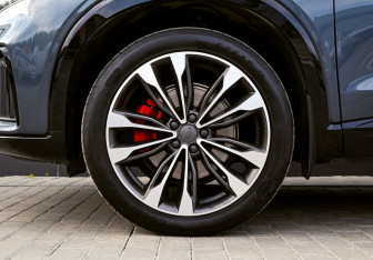Подержанный автомобиль Geely Tugella 2024 года (22 фото)