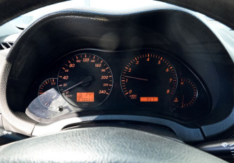Подержанный автомобиль Toyota Avensis Sedan 2006 года (9 фото)