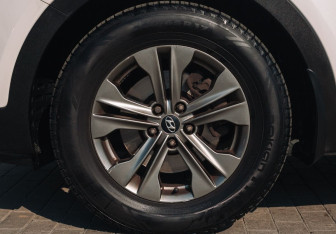 Подержанный автомобиль Hyundai Santa Fe 2013 года (18 фото)